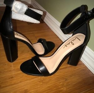 Lulus block heel, like new!